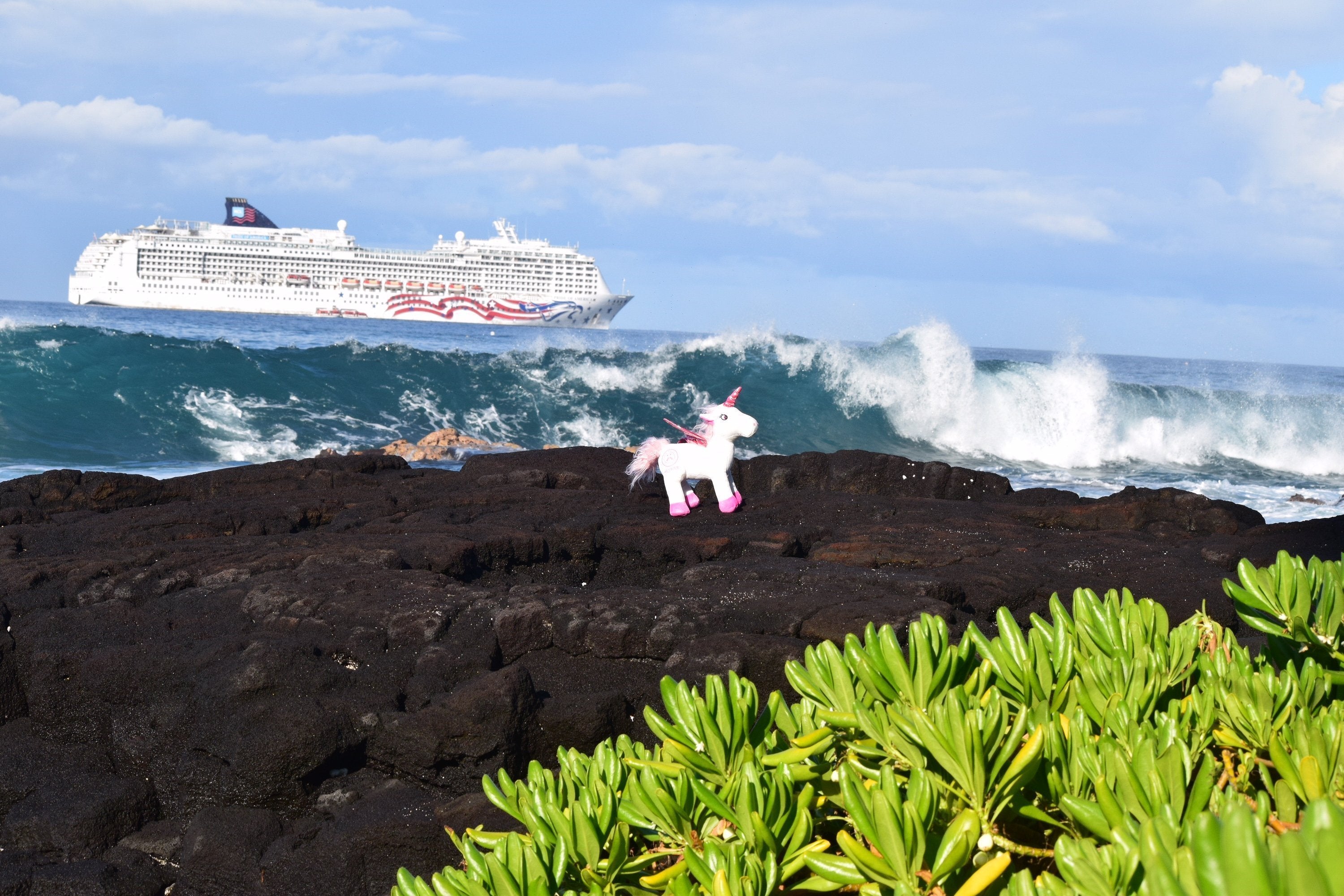 Cruise Ship in Kona